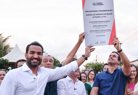 IMG_9015 Lucas Ribeiro entrega pavimentação em Cuité, autoriza reforma de escola e assina convênio para recuperação de praças em Nova Floresta