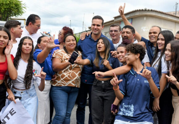 Governador Lucas Ribeiro anuncia estadualização de estrada em Conceição e autoriza novos investimentos em educação em Ibiara