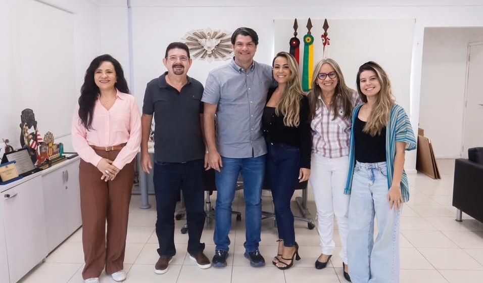 Ensino de qualidadeLeo Bezerra anuncia convocação de 97 aprovados no concurso da Educação e chega à marca de 500 novos profissionais