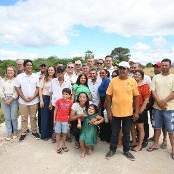 IMG_9155 Governador Lucas Ribeiro entrega obras e autoriza reforma de escola quilombola em Santa Luzia