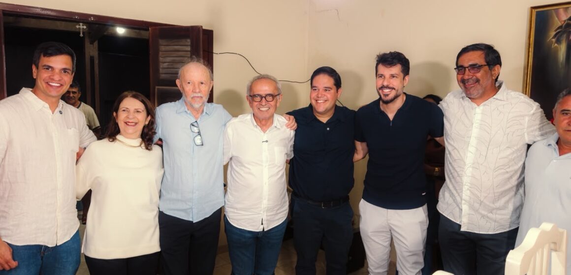 Em Princesa Isabel, Cícero Lucena se compromete com estadualização do Hospital Deputado José Pereira Lima