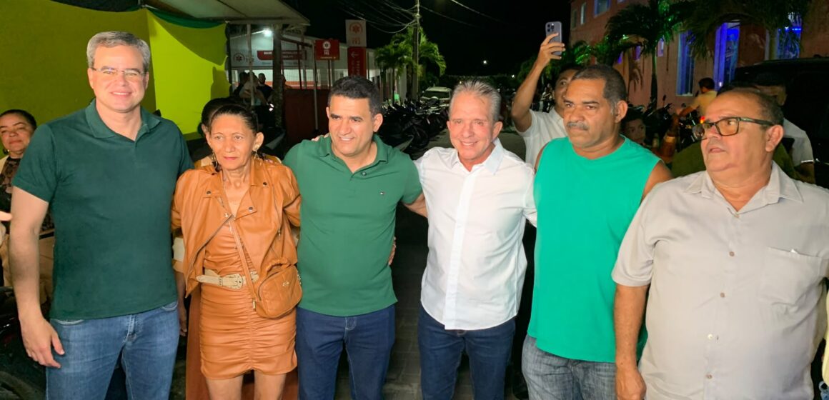 VEJA VIDEO: Caaporã dá demonstração de força política: Prefeito Chico Nazário reúne multidão e apresenta seus pré-candidatos Nabor Wanderley ao senado Efraim Filho pré-candidato a governador  ,George Morais a federal e Cilinha pré-candidata a dep estadual