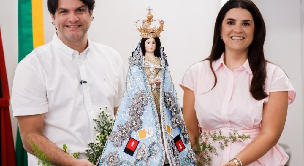 Renovação da esperança  Leo Bezerra recebe imagem de Nossa Senhora das Neves e destaca fé no serviço público