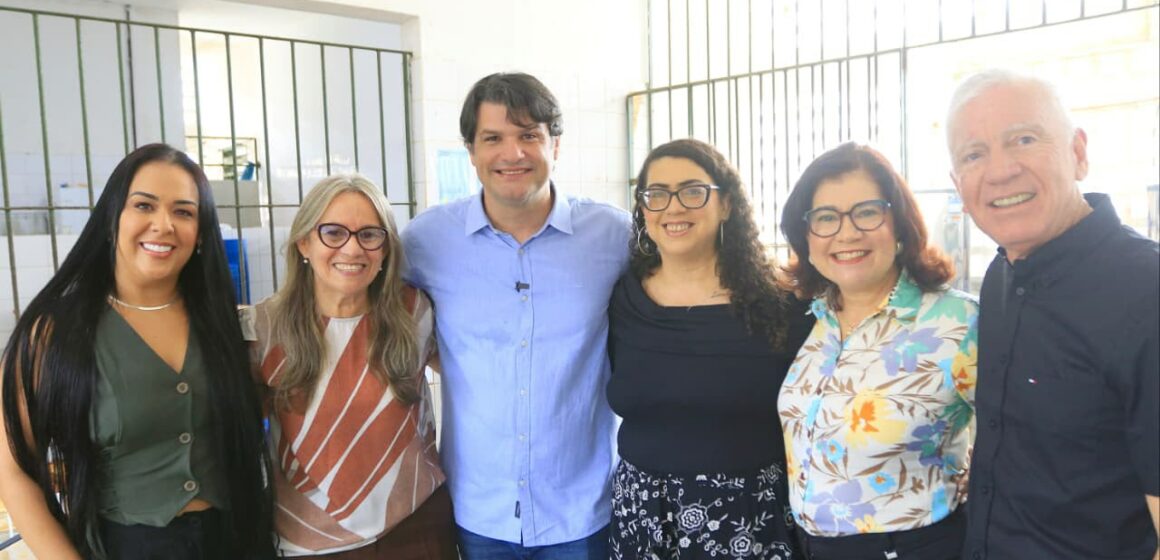 Modernização da rede de ensino   Leo Bezerra autoriza reconstrução da Escola Dom Hélder Câmara e amplia investimentos na Educação