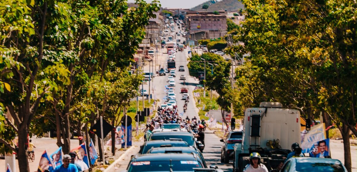 Serra de Teixeira vira uma onda azul e Cícero fortalece projeto de mudança na Paraíba