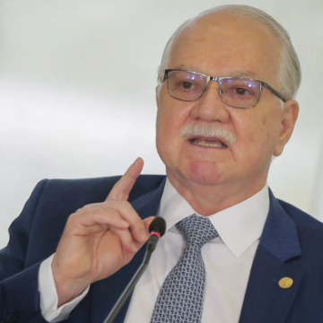 STF entra em curto-circuito: Fachin derruba decisões de Mendonça e Dino e assume controle da crise na PF