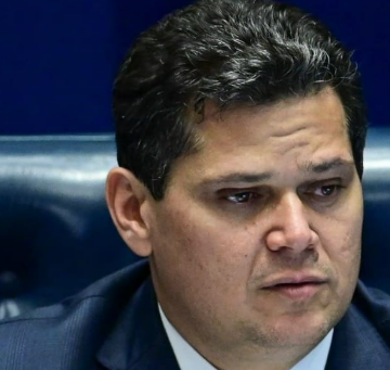 Cerco a Alcolumbre se fecha: caso Vorcaro, CPI do Master e pedidos contra ministros do STF colocam presidente do Senado sob pressão,com reeleição ameaçada