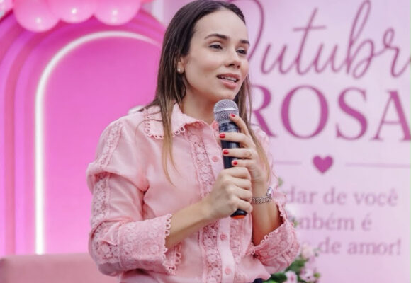 Primeira-dama Camila Mariz destaca prevenção e acolhimento em abertura do Outubro Rosa no Hospital de Trauma